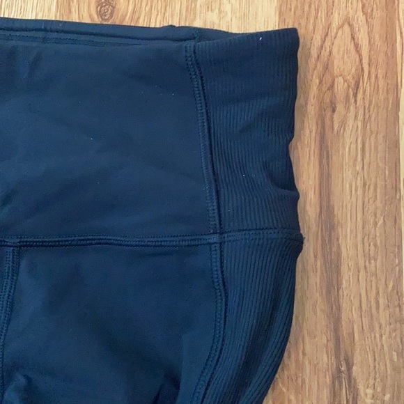 Lululemon / Ruched Calves Thigh Pocket Yoga Workout Leggings Navy Blue Size 2 - Picture 3 of 7